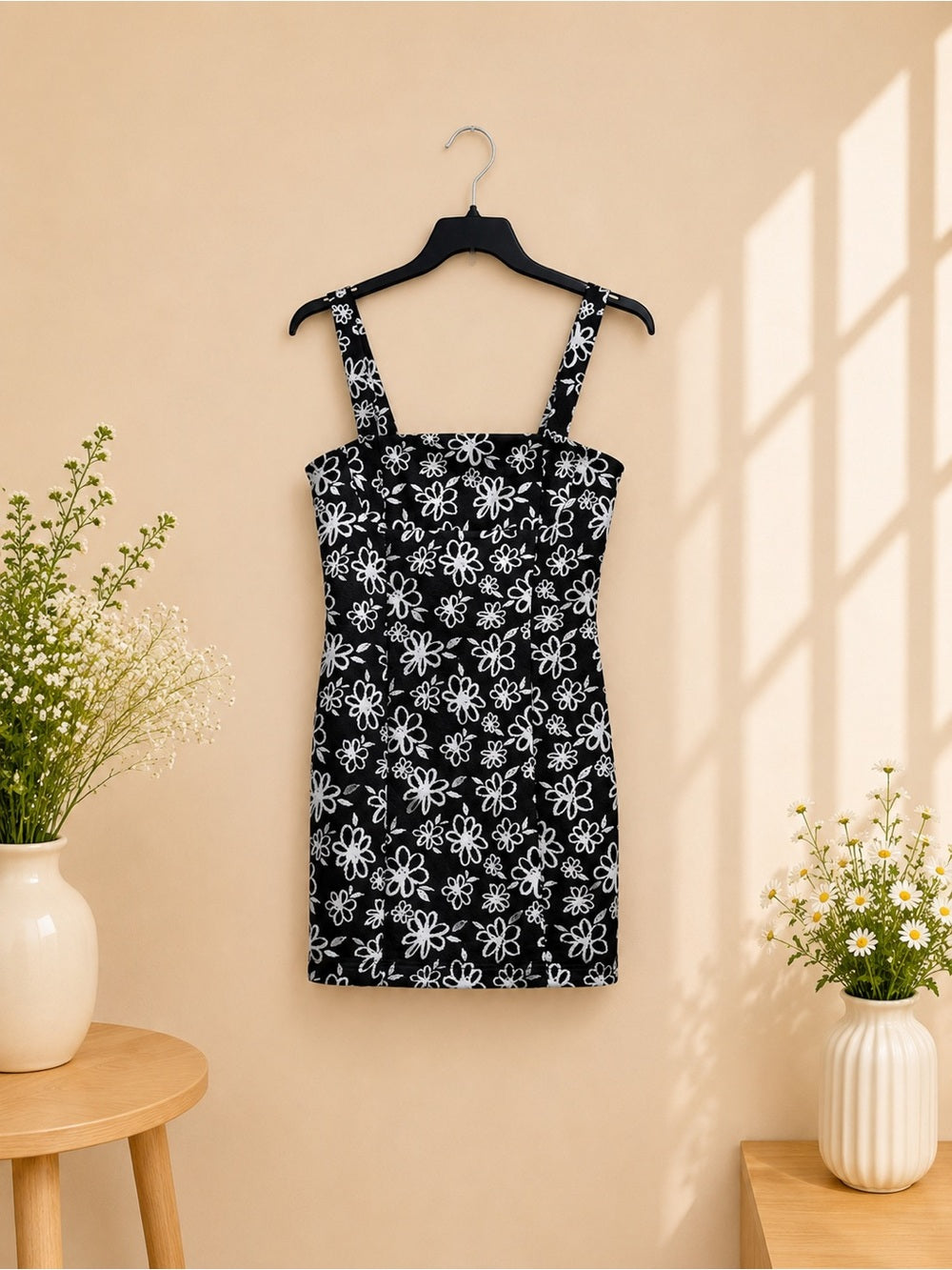 Forever 21 Black & White Floral Mini Dress Size M - View 3